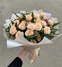 Букет Кремовые розы Латте в Андреаполе