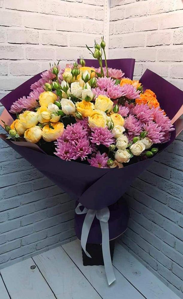 Букет цветов из: Хризантемы и Розы в Андреаполе