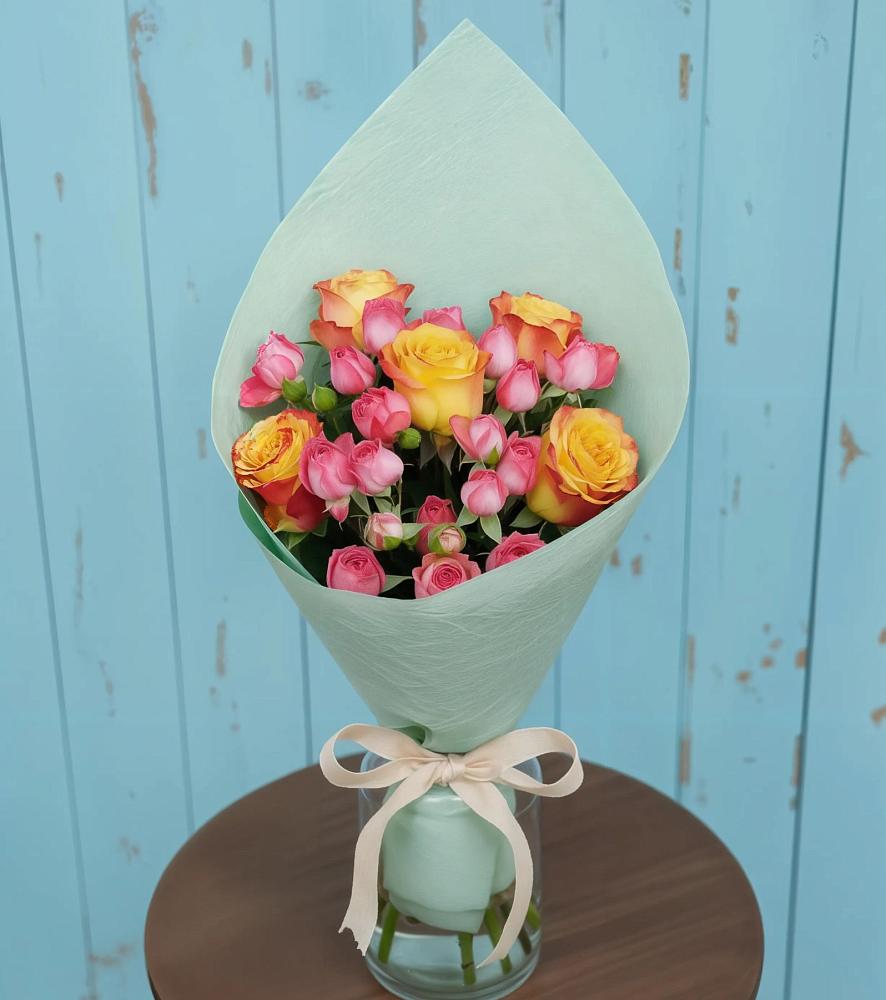 Букет цветов из: Розы в Андреаполе