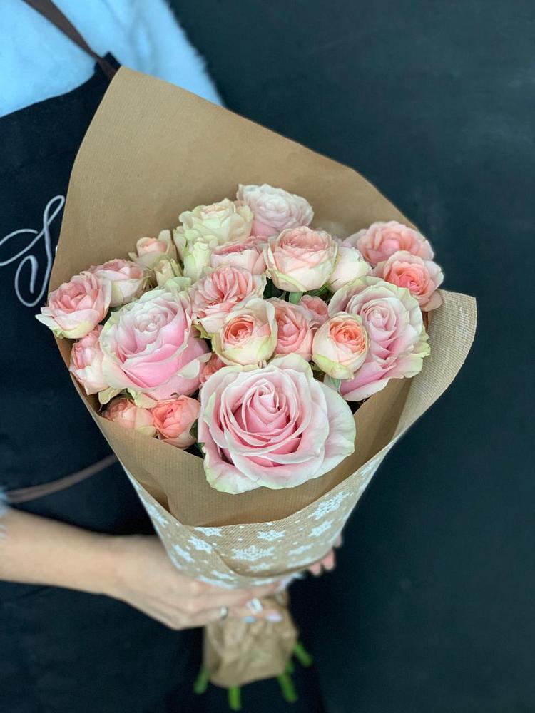 Букет цветов из: Хризантемы и Розы в Андреаполе