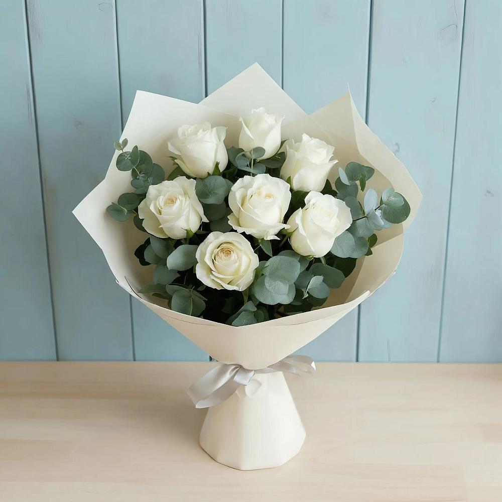 Букет Белые розы в Эвкалипте в Андреаполе