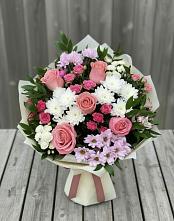 Букет цветов из:  Альстромерии, Гвоздики, Розы и Хризантемы в Андреаполе