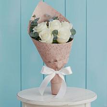 Букет цветов из:  Розы в Андреаполе