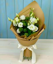 Букет цветов из:  Хризантемы и Лизиантусы в Андреаполе