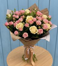 Букет цветов из:  Розы в Андреаполе