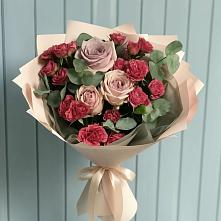 Букет цветов из:  Гвоздики и Розы в Андреаполе