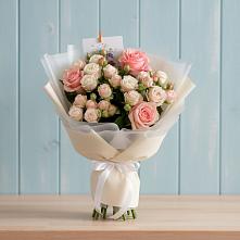 Букет цветов из:  Розы в Андреаполе